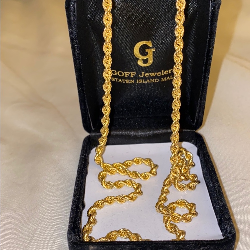 A gold plate rope chain from pagoda